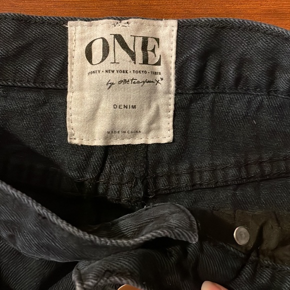 One teaspoon mini skirt - Picture 2 of 4